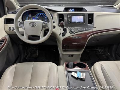 2013 Toyota Sienna XLE 8-Passenger   - Photo 14 - Orange, CA 92868