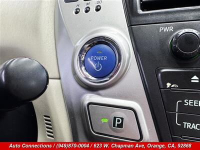 2014 Toyota Prius v Two   - Photo 19 - Orange, CA 92868
