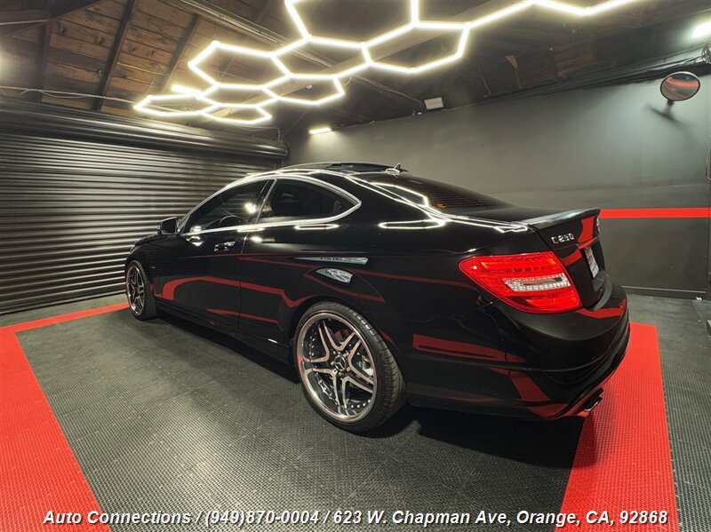 2012 Mercedes-Benz C-Class C250 Sport photo 4