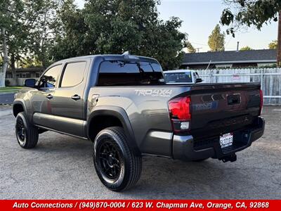 2018 Toyota Tacoma TRD Off-Road   - Photo 4 - Orange, CA 92868