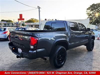 2018 Toyota Tacoma TRD Off-Road   - Photo 3 - Orange, CA 92868
