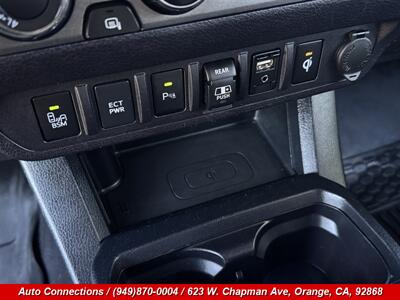 2018 Toyota Tacoma TRD Off-Road   - Photo 15 - Orange, CA 92868