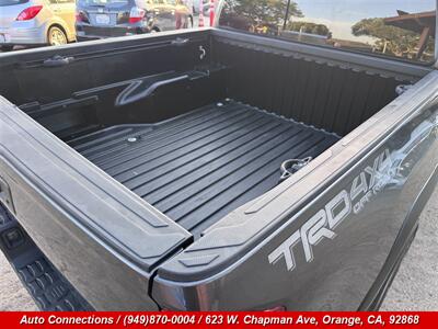 2018 Toyota Tacoma TRD Off-Road   - Photo 24 - Orange, CA 92868