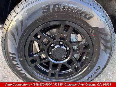 2018 Toyota Tacoma TRD Off-Road   - Photo 37 - Orange, CA 92868