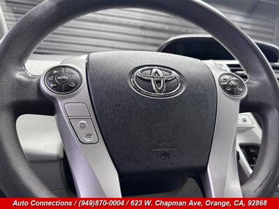 2013 Toyota Prius v Two   - Photo 13 - Orange, CA 92868