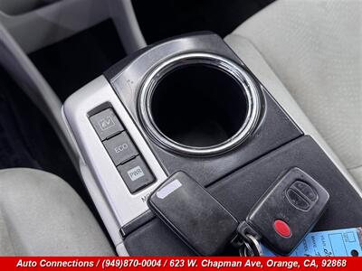2013 Toyota Prius v Two   - Photo 14 - Orange, CA 92868
