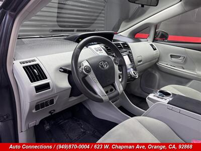 2013 Toyota Prius v Two   - Photo 11 - Orange, CA 92868
