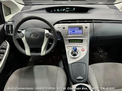 2015 Toyota Prius Three   - Photo 13 - Orange, CA 92868