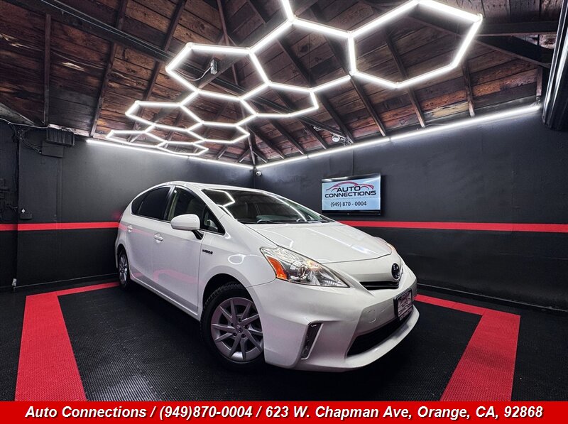 2013 Toyota Prius v Three's photo