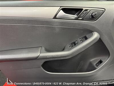 2017 Volkswagen Jetta 1.4T SE   - Photo 24 - Orange, CA 92868