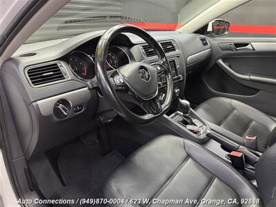 2017 Volkswagen Jetta 1.4T SE   - Photo 11 - Orange, CA 92868