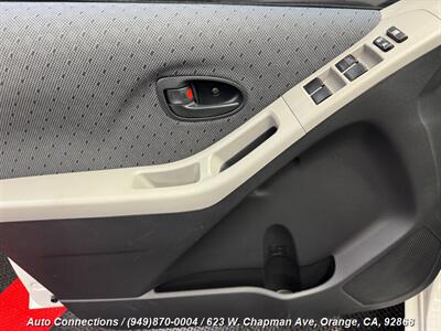2011 Toyota Yaris   - Photo 19 - Orange, CA 92868