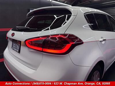 2014 Kia Forte5 EX   - Photo 32 - Orange, CA 92868