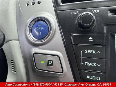 2013 Toyota Prius v Three   - Photo 18 - Orange, CA 92868
