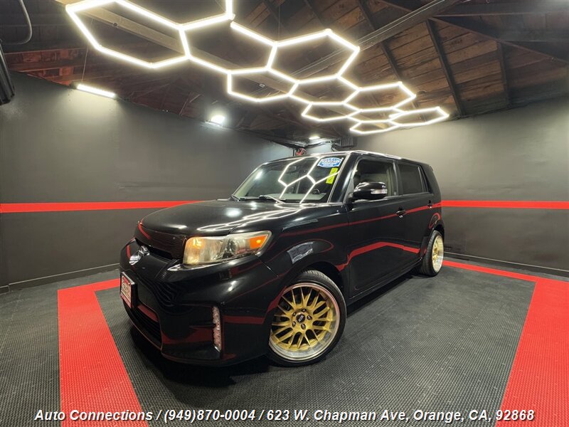 2012 Scion xB null photo 2