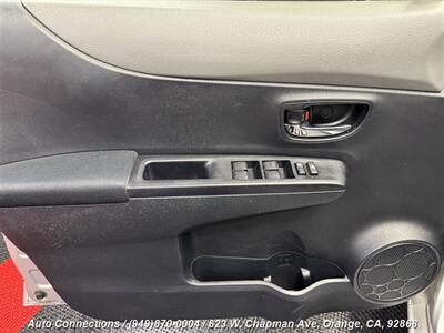 2012 Toyota Yaris 5-Door SE   - Photo 19 - Orange, CA 92868