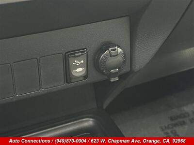 2015 Toyota RAV4 XLE - Photo 16 - Orange, CA 92868