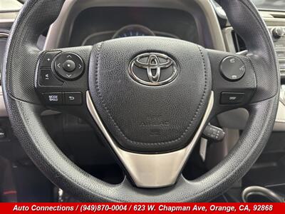 2015 Toyota RAV4 XLE - Photo 13 - Orange, CA 92868