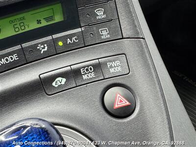 2010 Toyota Prius IV   - Photo 15 - Orange, CA 92868