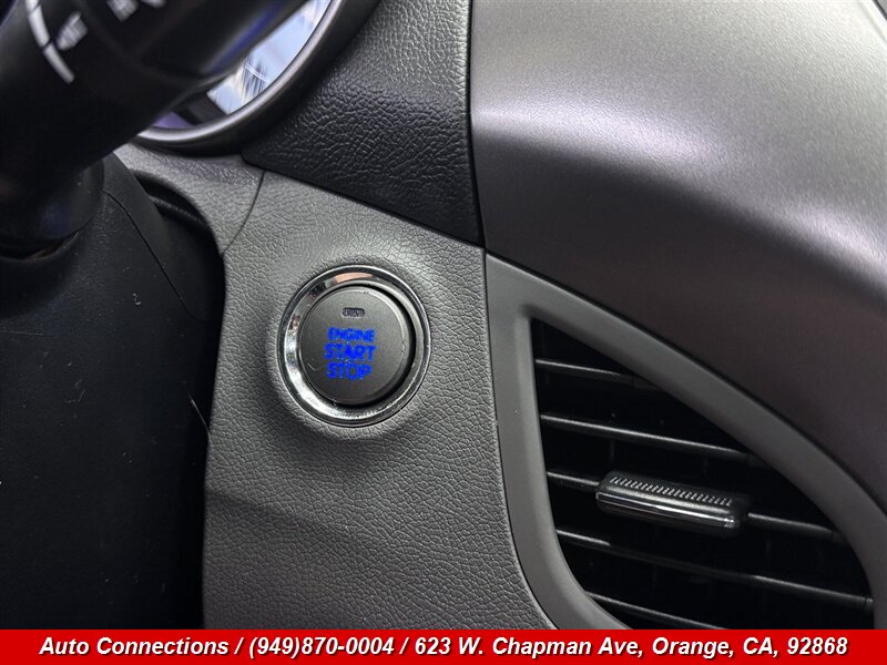 2013 Hyundai ELANTRA Limited - Photo 18 - Orange, CA 92868