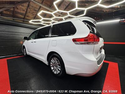 2013 Toyota Sienna XLE 8-Passenger   - Photo 4 - Orange, CA 92868
