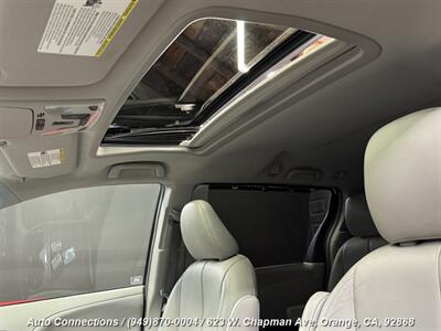 2013 Toyota Sienna XLE 8-Passenger   - Photo 22 - Orange, CA 92868