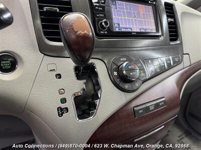 2013 Toyota Sienna XLE 8-Passenger   - Photo 16 - Orange, CA 92868