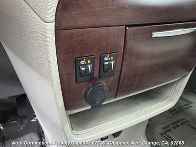 2013 Toyota Sienna XLE 8-Passenger   - Photo 15 - Orange, CA 92868