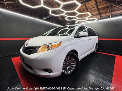 2013 Toyota Sienna XLE 8-Passenger   - Photo 2 - Orange, CA 92868