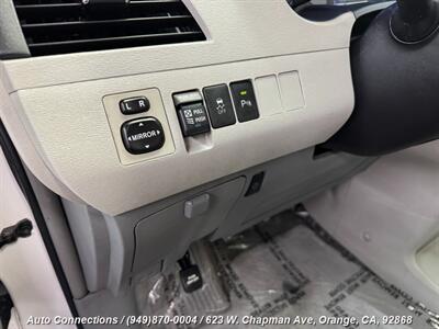 2013 Toyota Sienna XLE 8-Passenger   - Photo 23 - Orange, CA 92868
