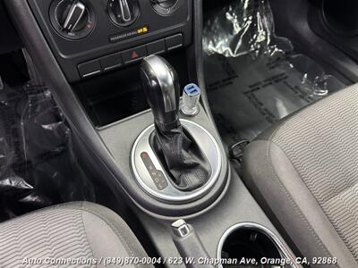 2014 Volkswagen Beetle-Classic 1.8T Entry PZEV   - Photo 13 - Orange, CA 92868