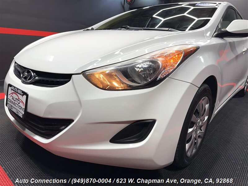 2011 Hyundai Elantra GLS photo 22