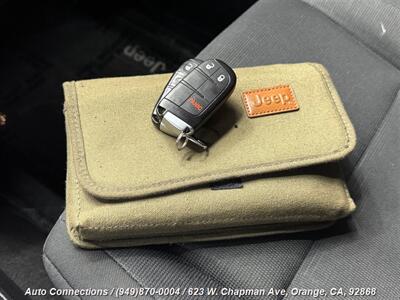 2014 Jeep Grand Cherokee Laredo   - Photo 19 - Orange, CA 92868