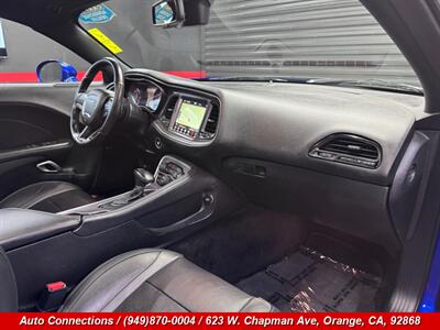 2018 Dodge Challenger SXT Plus   - Photo 10 - Orange, CA 92868