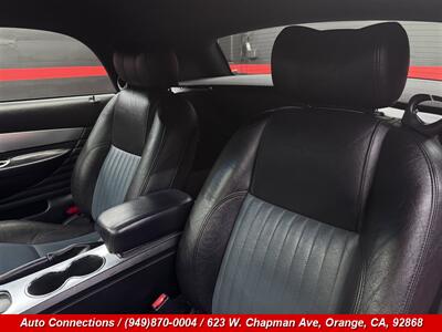 2005 Ford Thunderbird Deluxe - Photo 9 - Orange, CA 92868