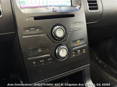 2015 Ford Flex SEL   - Photo 18 - Orange, CA 92868