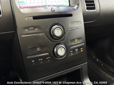 2015 Ford Flex SEL   - Photo 18 - Orange, CA 92868