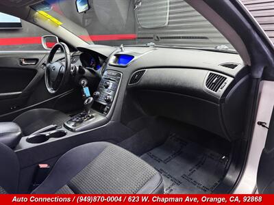 2012 Hyundai Genesis Coupe 2.0T   - Photo 10 - Orange, CA 92868