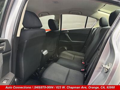 2013 Mazda Mazda3 i SV   - Photo 9 - Orange, CA 92868