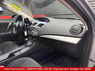2013 Mazda Mazda3 i SV   - Photo 10 - Orange, CA 92868