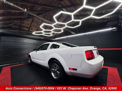2005 Ford Mustang V6 Deluxe   - Photo 4 - Orange, CA 92868