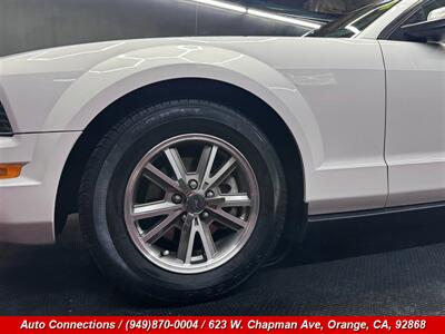 2005 Ford Mustang V6 Deluxe   - Photo 21 - Orange, CA 92868