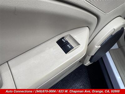2005 Ford Mustang V6 Deluxe   - Photo 16 - Orange, CA 92868