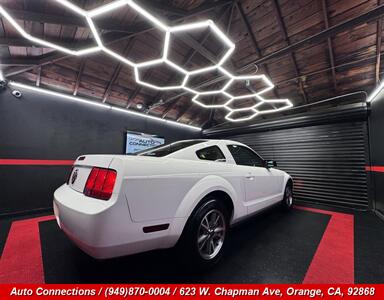 2005 Ford Mustang V6 Deluxe   - Photo 3 - Orange, CA 92868