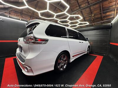 2013 Toyota Sienna SE 8-Passenger   - Photo 3 - Orange, CA 92868