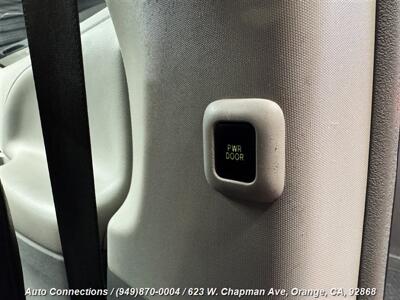 2013 Toyota Sienna SE 8-Passenger   - Photo 29 - Orange, CA 92868