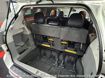 2013 Toyota Sienna SE 8-Passenger   - Photo 32 - Orange, CA 92868