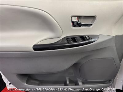 2013 Toyota Sienna SE 8-Passenger   - Photo 25 - Orange, CA 92868