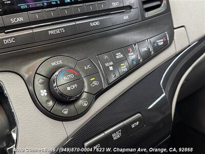 2013 Toyota Sienna SE 8-Passenger   - Photo 18 - Orange, CA 92868