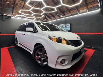 2013 Toyota Sienna SE 8-Passenger   - Photo 1 - Orange, CA 92868